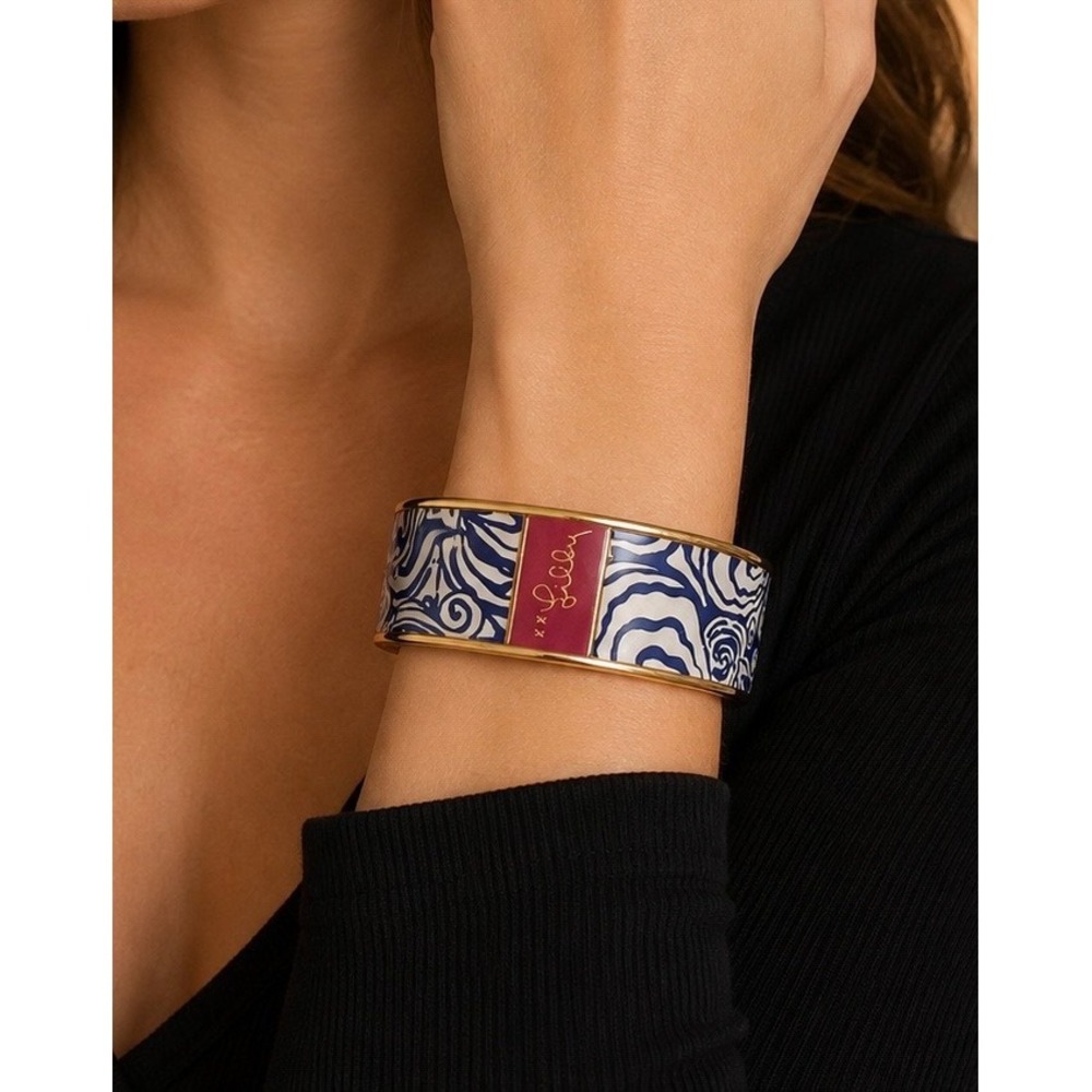 Lilly Pulitzer 2014 Enamel Bangle Bracelet Blue White Swirl Gold Tone Pink Logo